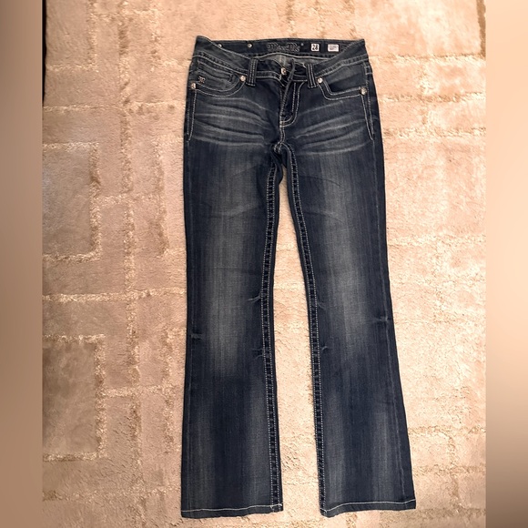Miss Me brand butterfly pocket embellished boot cut jeans - NWOT - size 28 - Picture 2 of 8